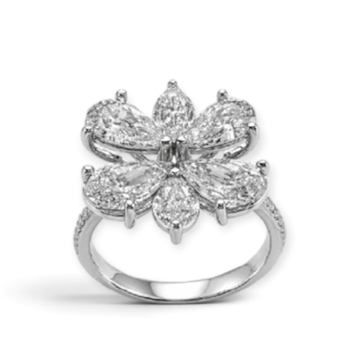 Butterfly-shaped ring with pear-shaped and marquise diamonds in 18K white gold, reference RN0125.