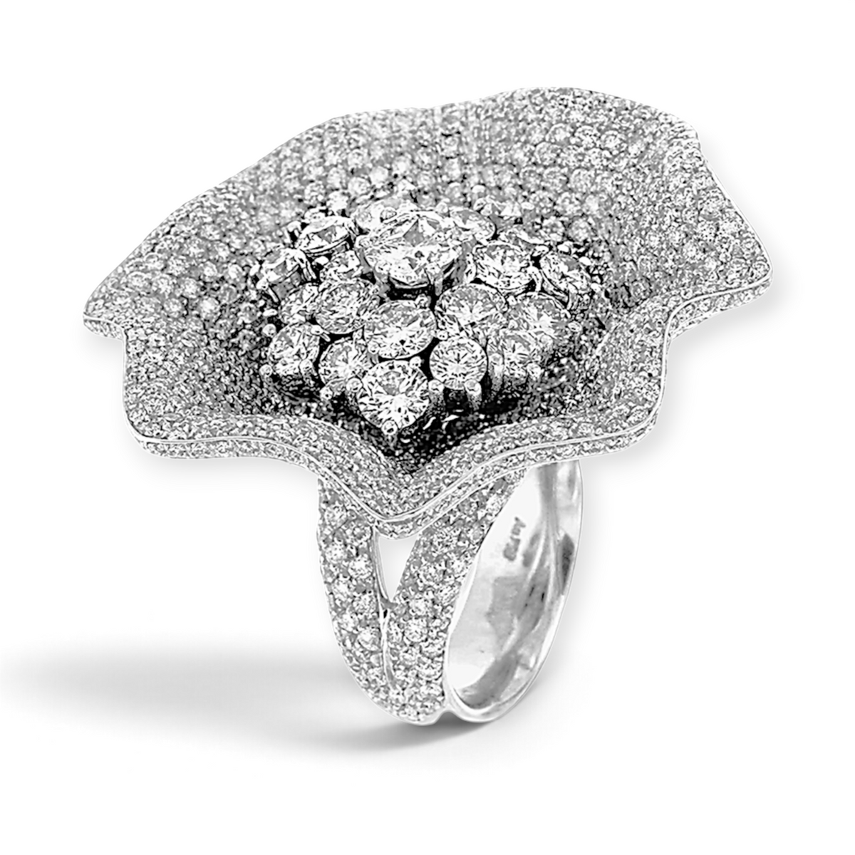 hofjewellery Arges Bouquet 18K white gold ring with a 0.91ct center diamond and 16.50ct round brilliant diamonds.