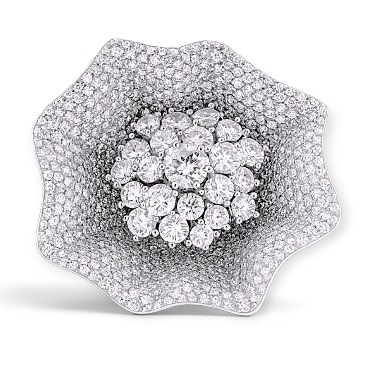 hofjewellery Arges Bouquet 18K white gold ring with a 0.91ct center diamond and 16.50ct round brilliant diamonds.