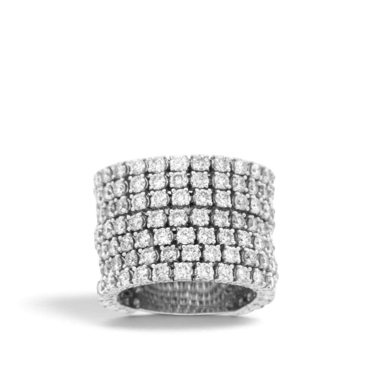 Round brilliant diamonds set in a wide 18K white gold ring, reference 1006R.