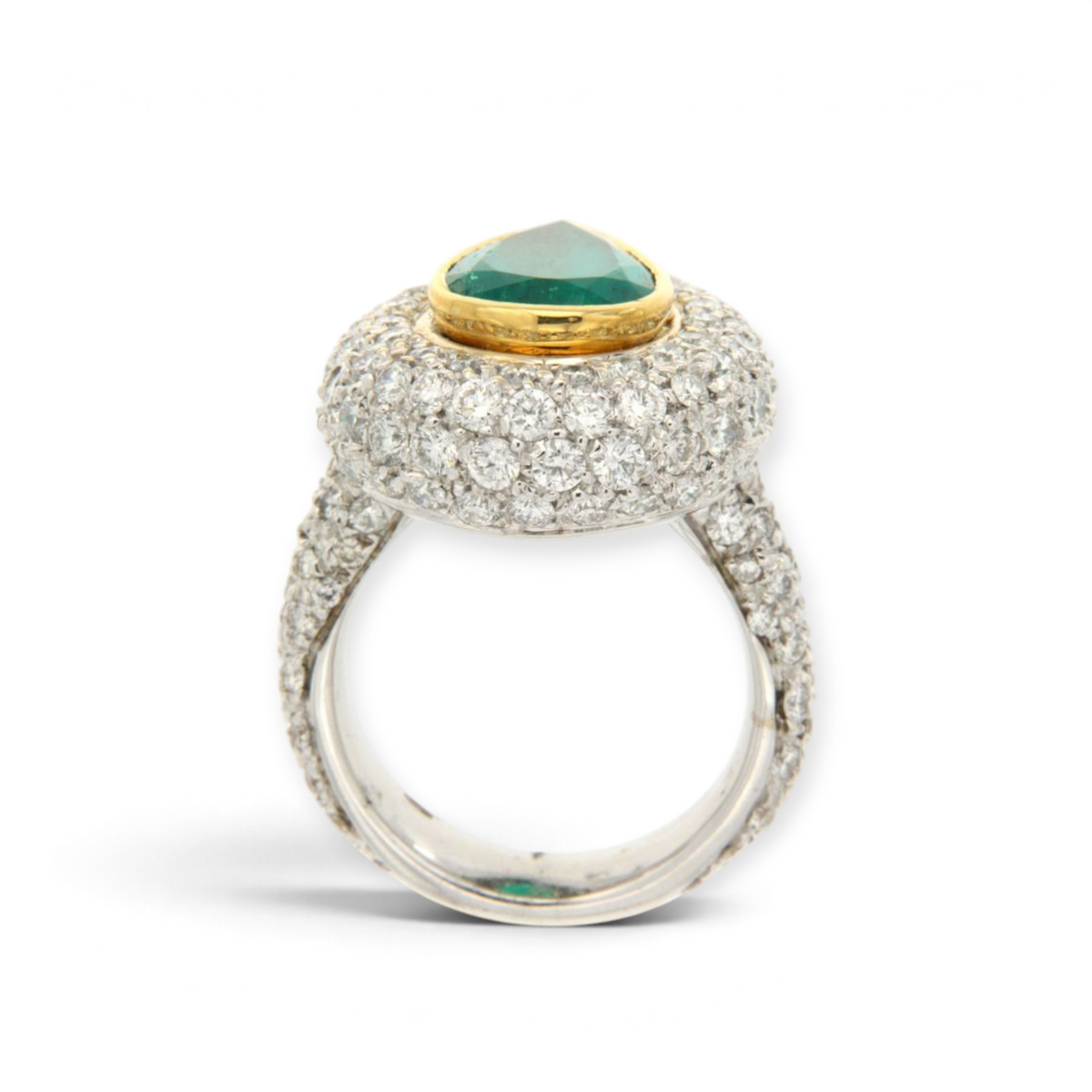 hofjewellery Smeraldo Splendore II pear-shaped Colombian emerald ring with diamond halo in 18K white gold