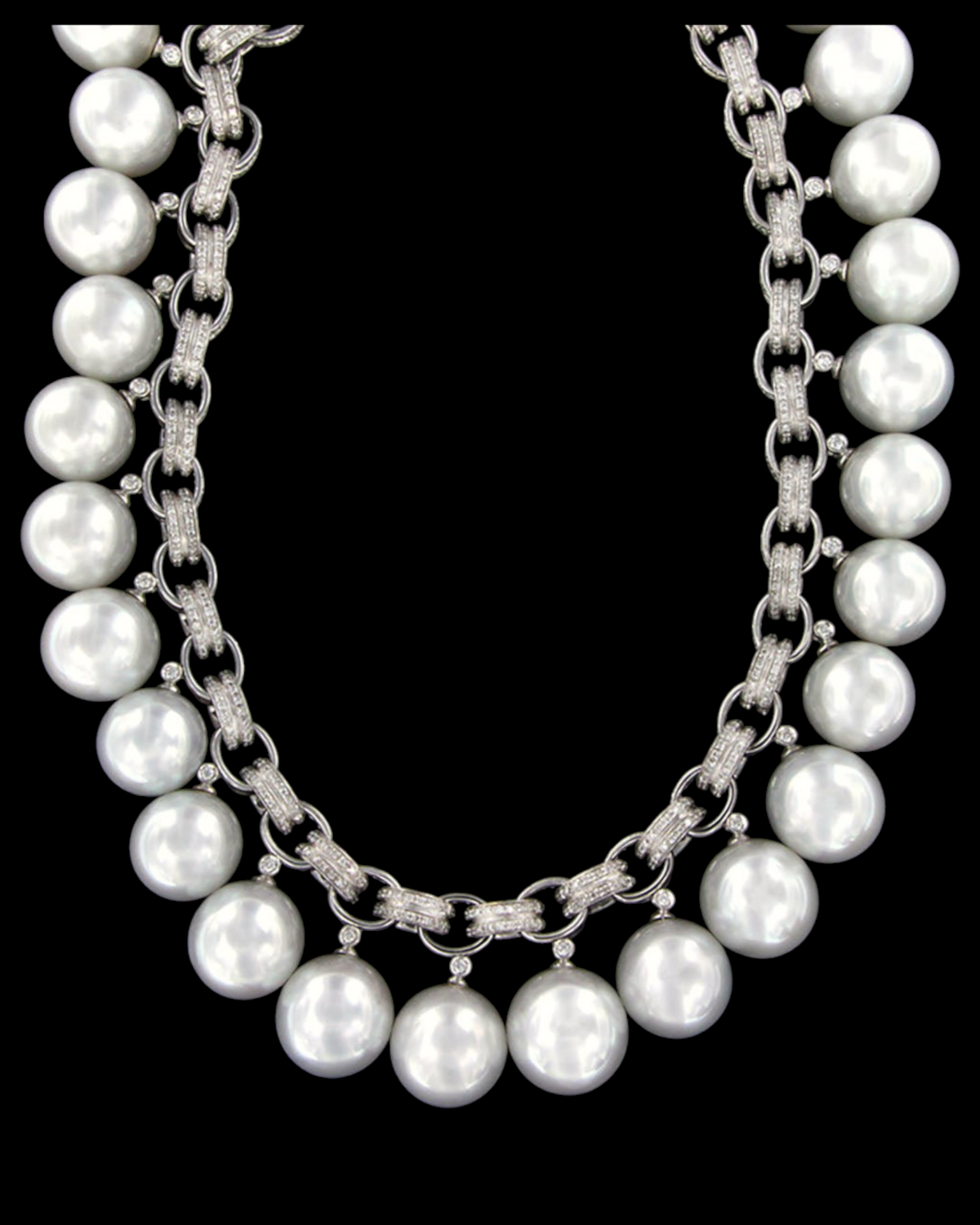 hofjewellery 18K white gold necklace with 27 lustrous South Sea pearls and 6.44ct round brilliant diamond chain.
