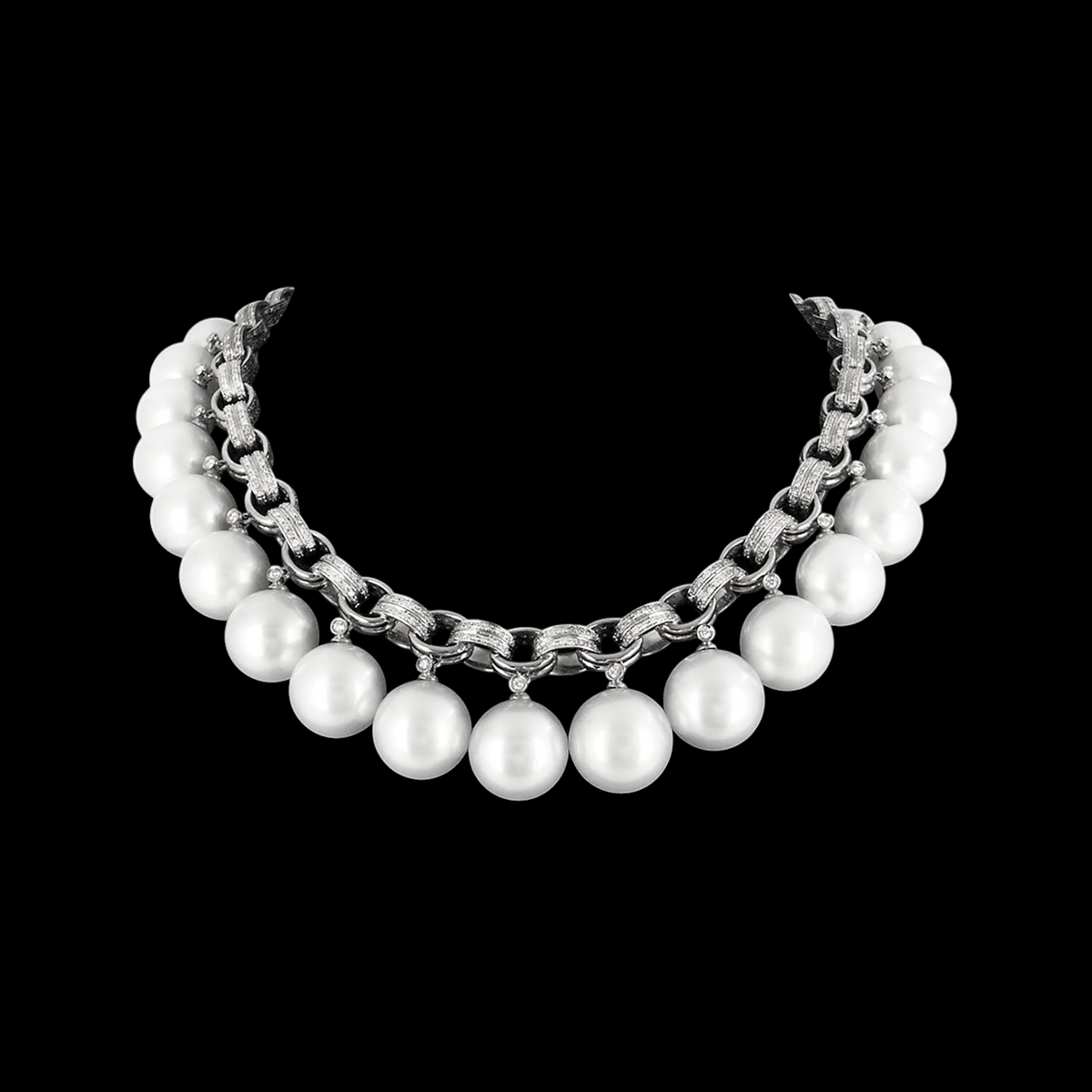 hofjewellery 18K white gold necklace featuring 27 lustrous white South Sea pearls and 6.44ct round brilliant diamonds.